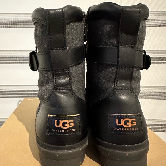 Women’s Black Ugg Kesey Waterproof boot size 7.5 - Picture 3 of 8
